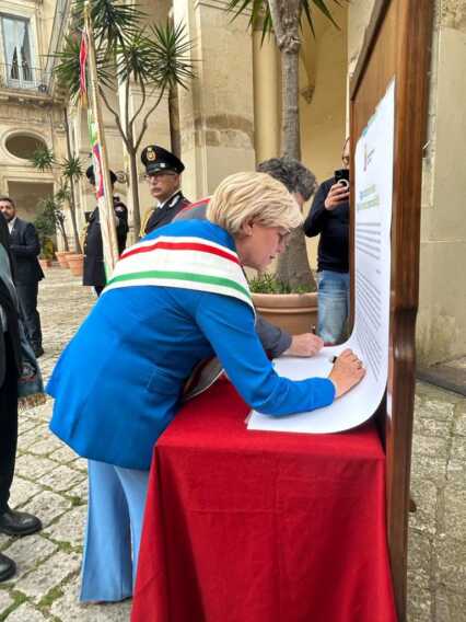 Galleria foto 'La Puglia ricorda Aldo Moro con gli studenti a Lecce, Capone: «I suoi valori siano di stimolo per noi»' - foto 3
