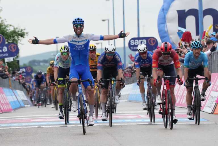 Giro d’Italia, Michael Matthews vince la terza tappa Vasto-Melfi – VIDEO