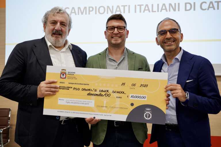 Galleria foto 'La Puglia si candida a Regione europea dello Sport 2026. Ed Emiliano premia 68 eccellenze – FOTO e VIDEO' - foto 47