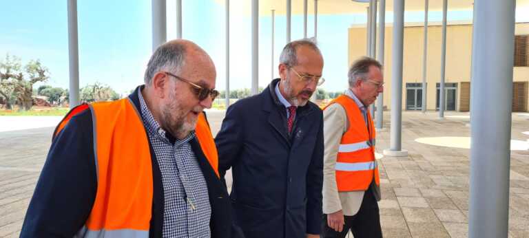 Il sopralluogo dell’archistar De Pineda all’ospedale di Monopoli-Fasano: «Nasce in un paesaggio speciale» – FOTO