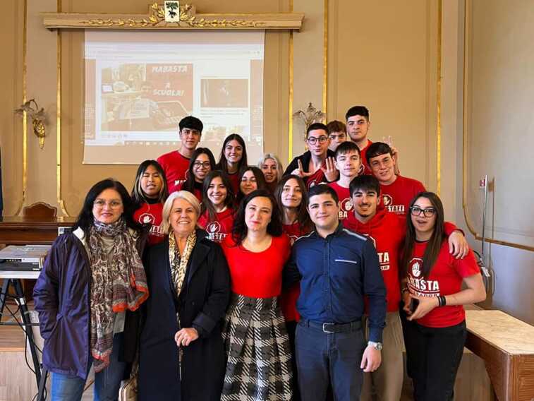 Galleria foto 'Bullismo, Ambra Angiolini e Arianna Scommegna ambasciatrici d’eccezione per “MaBasta”' - foto 1