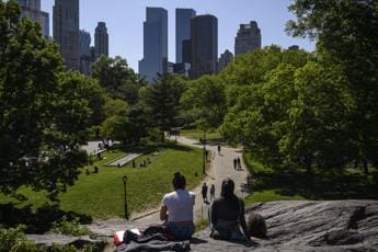 Allarme New York, sprofonda per innalzamento livello mare e peso grattacieli
