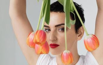Arisa insultata dopo elogi a Meloni: “Rinuncio al Gay Pride”