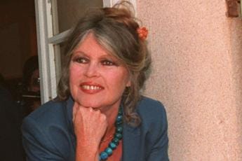 Brigitte Bardot smentisce voci su malattia: “Sto molto bene”
