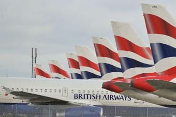 British Airways, problemi a sistemi informatici: cancellati decine di voli