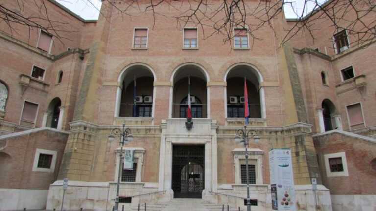 Dopo la condanna per concussione arrestati un ex consigliere e un ex dirigente del Comune di Foggia