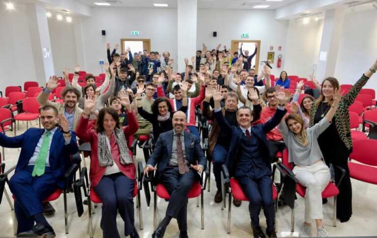 Fabbriche aperte, le industrie incontrano i cittadini: orientamento e formazione tra lavoro e crescita