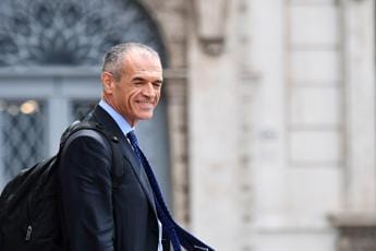 Galleria foto 'Dimissioni Cottarelli, via libera del Senato' - foto 1