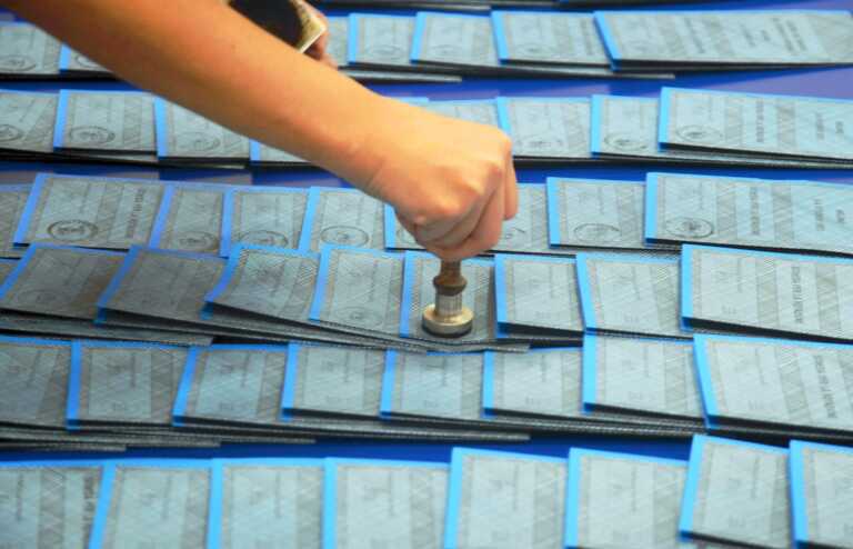 Ballottaggi, chiusi i seggi. L’affluenza si conferma in calo in Puglia: a Brindisi è al 43,81%