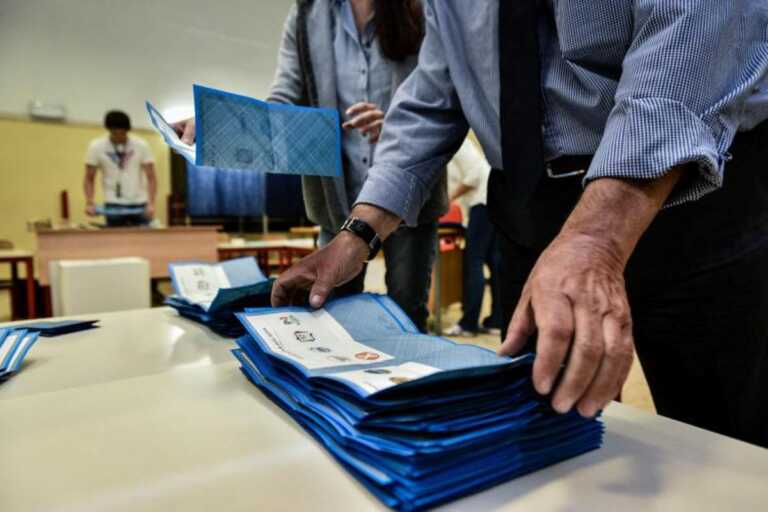 Elezioni comunali, chiusi i seggi. In Puglia affluenza al 64%, a Brindisi al 57,6%. Via allo spoglio