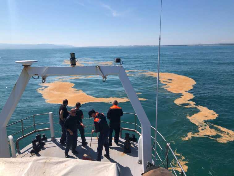 Sversamento di carburante nel mare del Gargano ma è un’esercitazione: il progetto “Oil Spill” – VIDEO