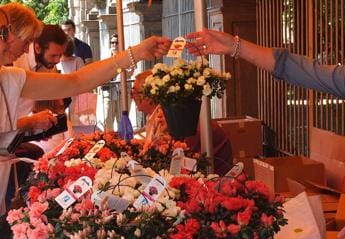 Festa mamma, stravincono i fiori per regalo: li scelgono il 64%