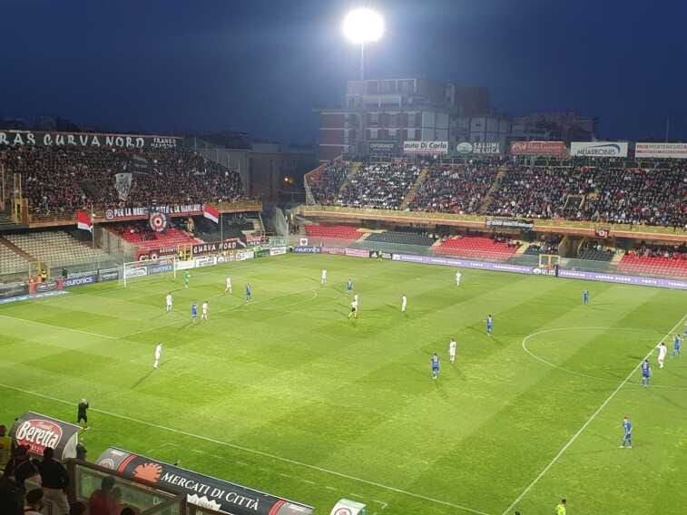 Serie C, il Foggia ribalta il Cerignola in pieno recupero: rossoneri avanti nei playoff