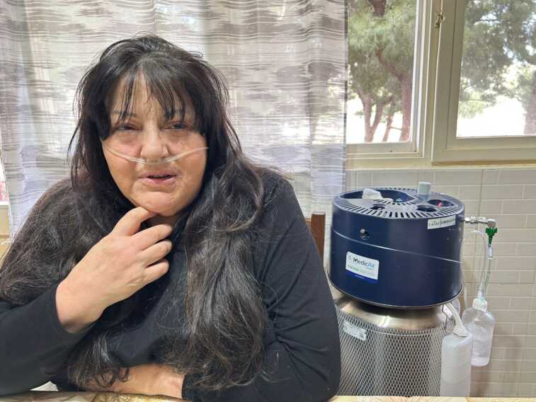 La storia di Giulia, vive in un alloggio popolare di Santa Rita a Bari: «Soffoco nell’umidità. Il Comune mi aiuti» – VIDEO