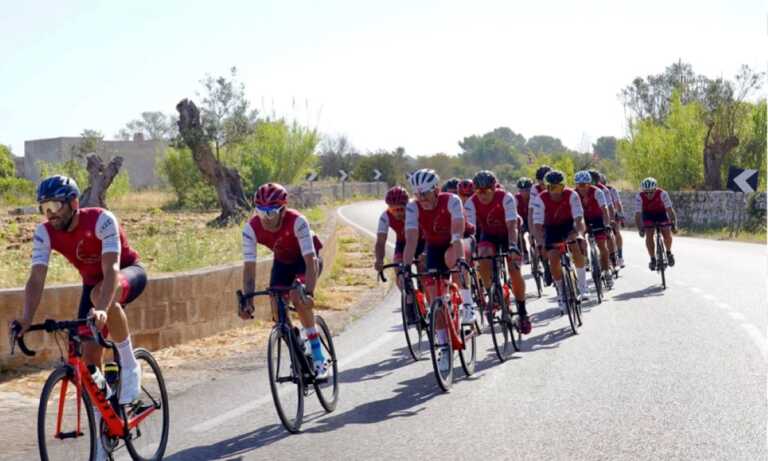 Sport e ambiente: gli atleti del “Giro dei venti” piantano 250 alberi di ulivo nel “Giardino del futuro” a Martano