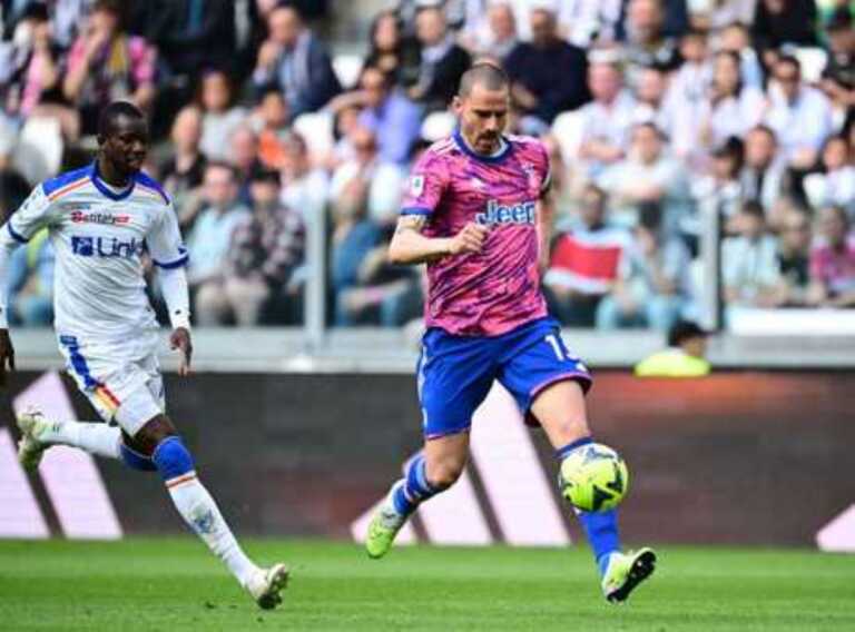 Lecce sconfitto a Torino: la Juve vince 2-1. Ceesay dal dischetto per il momentaneo pareggio