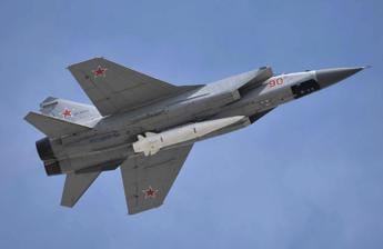 Missili ipersonici Kinzhal, per Russia “inarrestabili”. Ma Kiev li abbatte