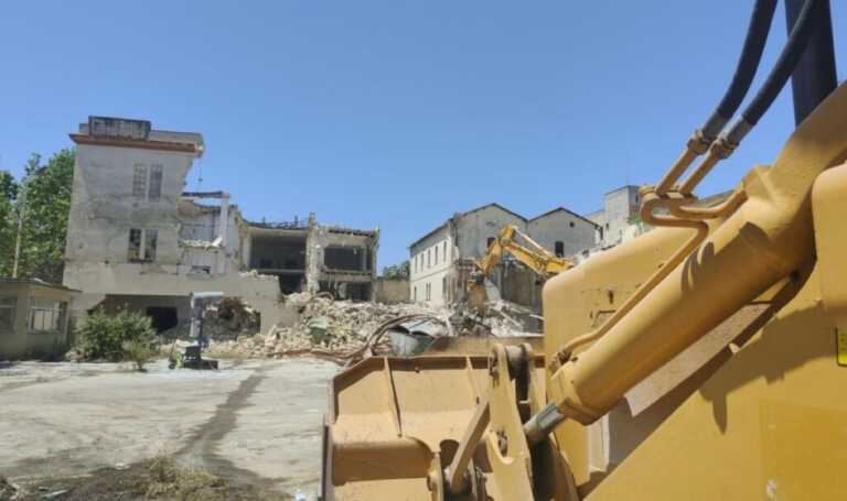 Via alla demolizione dell’ex Mulino Tamma: Cerignola perde uno dei suoi simboli, sorgerà un complesso residenziale