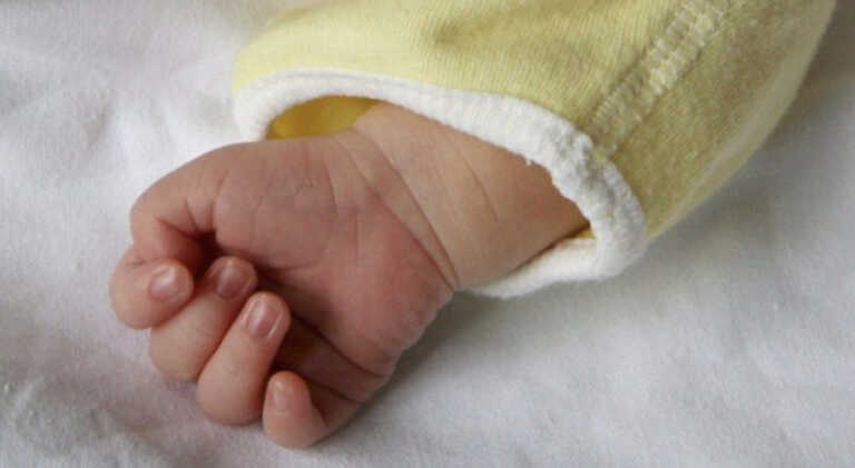 Altamura, mamma non riconosce il figlio. L’infermiera sui social: «Ingrata»