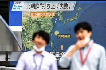 Nordcorea, Pyongyang: “Fallito lancio satellite spia, presto nuovo tentativo”