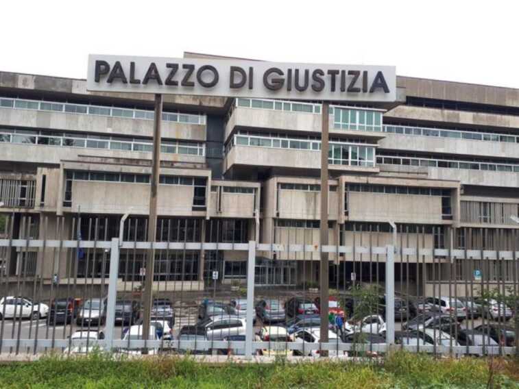 Spaccio di droga nel quartiere Agna a Matera: 7 persone condannate a un totale di 78 anni