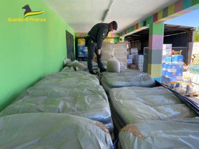 Bitonto, sequestrate 16 tonnellate e mezzo di pellet pericoloso: multata una società
