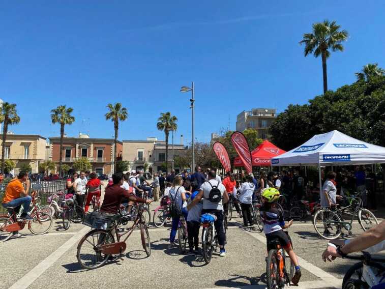 Bari, successo della “Pedalata Solidale” tra i luoghi del Municipio IV (video)