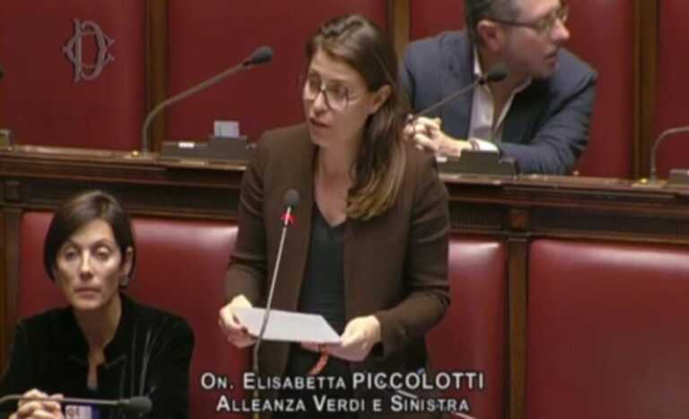 “Network Contacts”: il caso arriva in Parlamento. L’intervento di Elisabetta Piccolotti alla Camera – VIDEO