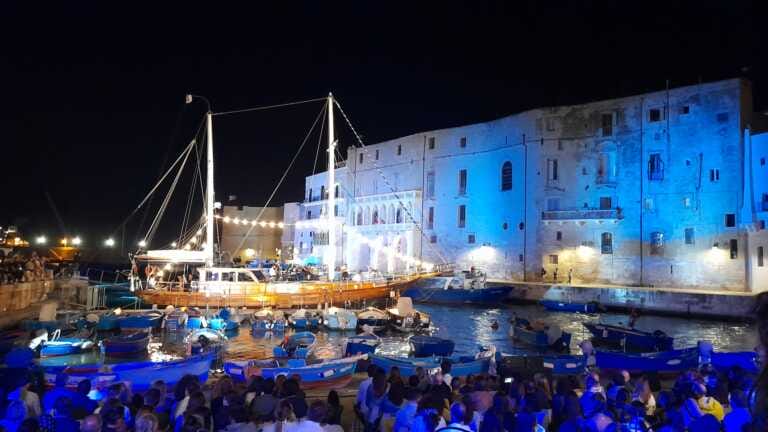 Da Mahmood a Pelù, da Madame a Dardust: torna Porto Rubino, il festival che celebra il mare
