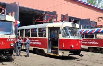 Russia, Putin fa ripartire il tram a Mariupol