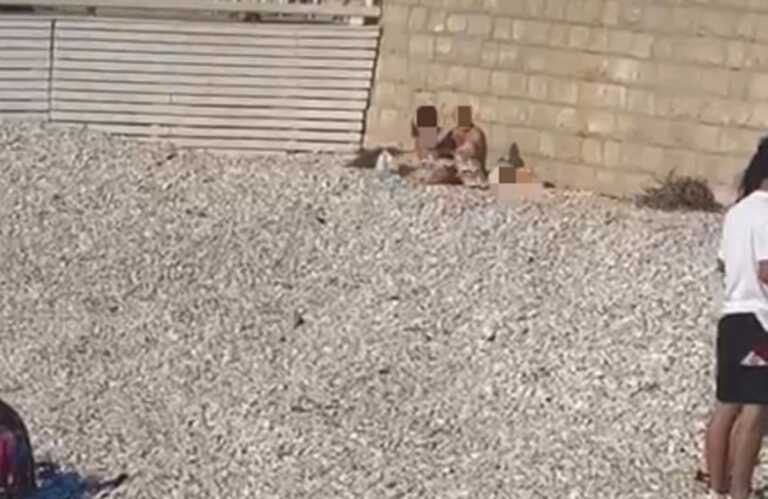 Sesso in pieno giorno sulla spiaggia a Trani, il sindaco: «Volevamo un luogo di incontro ma avete esagerato»