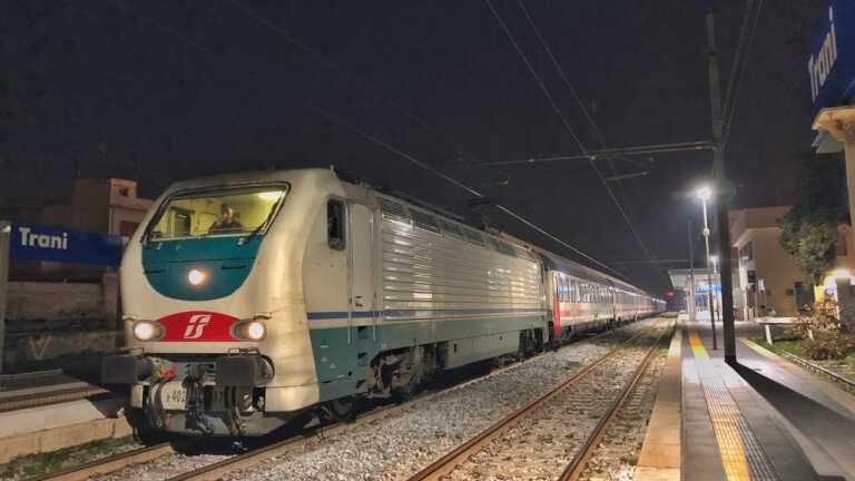 Trani, minorenne insultato e picchiato da un gruppo di “bulle” alla stazione