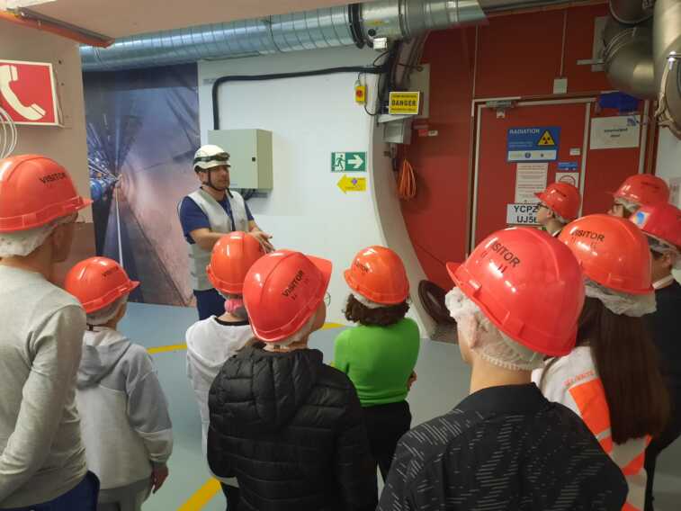 Viaggio nella fisica per gli studenti di Trani: 43 alunni delle elementari in visita al Cern