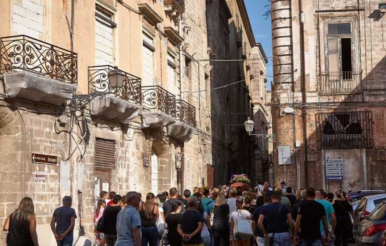 Case a un euro nella città vecchia di Taranto: al via le visite guidate tra i vicoli