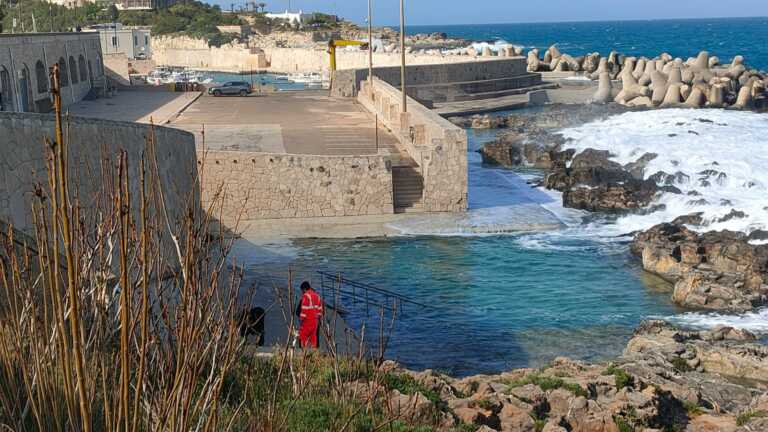 Tricase, scivola sulla scalinata e batte la testa: muore una turista