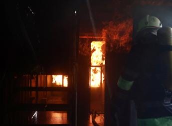 Ucraina, colpita raffineria in città russa. “Kiev verso vertice pace senza Mosca”