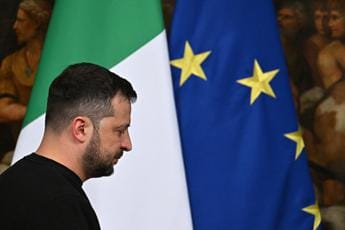 Ucraina, Zelensky: “Regime Putin non diverso da quello nazista”
