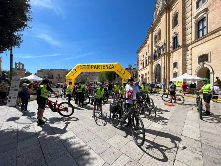 Matera, grande successo per “Bicincittà”: in trecento per le vie della città dei Sassi