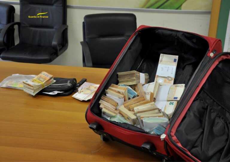 Presta mille euro con tassi di interessi del 240%: arrestato per usura un 64enne di Torremaggiore