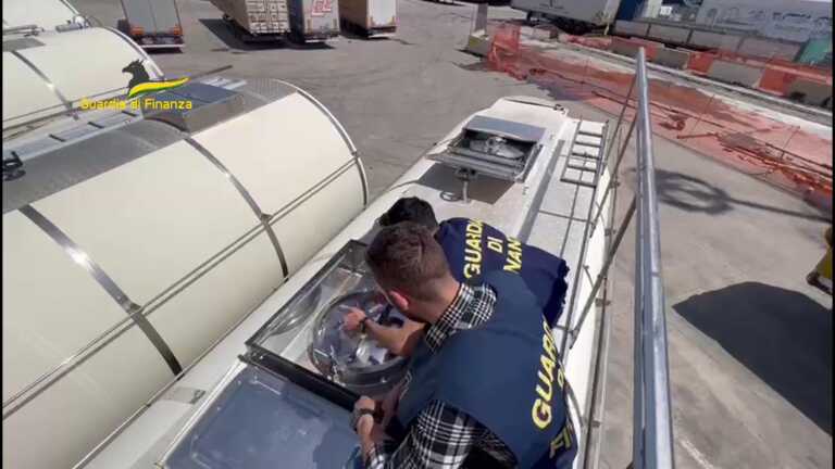 Olio spacciato per extra-vergine dalla Bat a Palermo: sequestrate 30 tonnellate. Denunciato un imprenditore – VIDEO