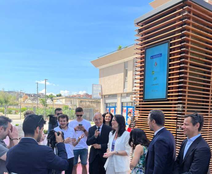 Smog in cambio di aria pulita? A Bari si può: inaugurata questa mattina City Tree