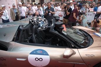 Galleria foto '1000 Miglia, svelata livrea dell’auto a guida autonoma che affiancherà le auto storiche' - foto 1