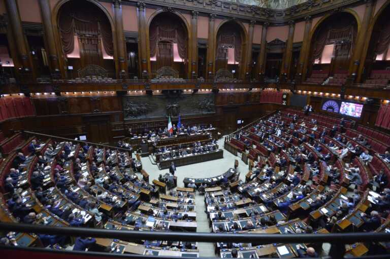 Galleria foto 'Dl Pa, via libera della Camera alla fiducia con 203 sì' - foto 1