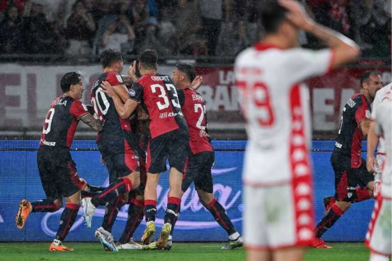 Galleria foto 'Il Cagliari torna in Serie A, Pavoletti gol in casa Bari' - foto 1