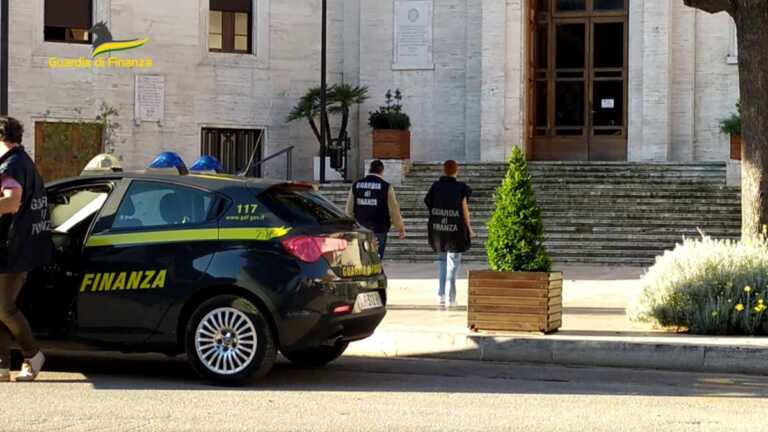 Galleria foto 'Appalti, droga e fondi del Pnrr, 4 arresti a Pescara' - foto 1