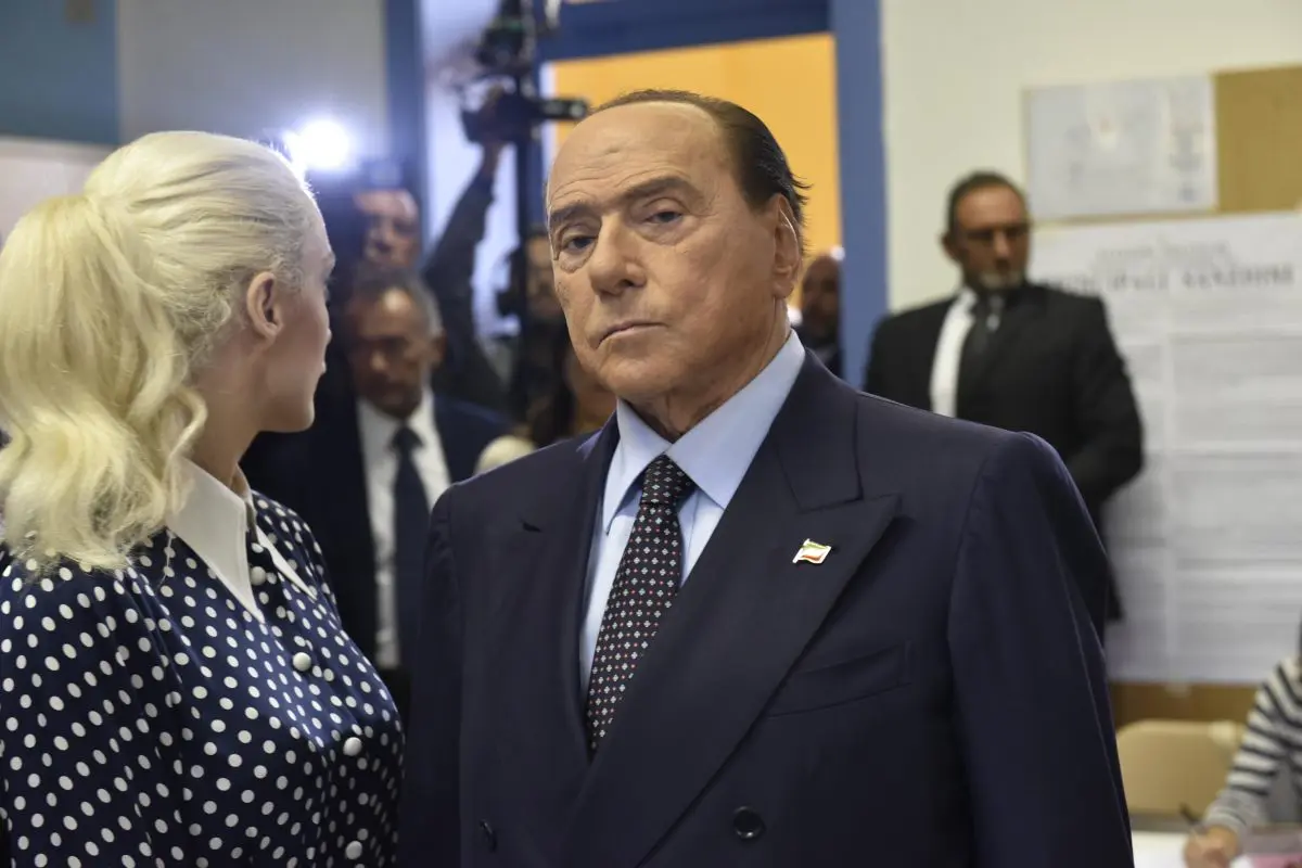 Galleria foto 'Berlusconi, mercoledì nel Duomo di Milano i funerali di Stato' - foto 1
