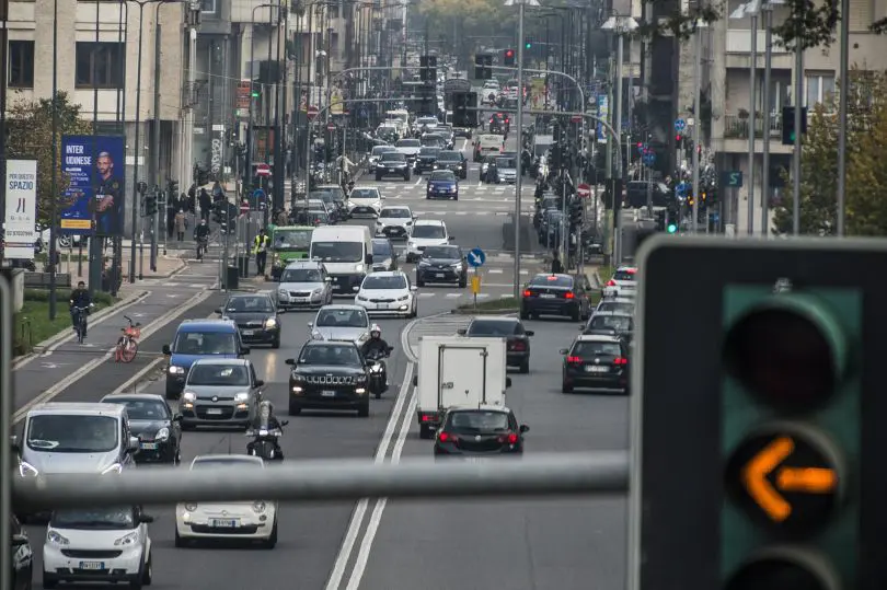 Parco auto italiano vecchio e inquinante, 9,3% ha più di 30 anni