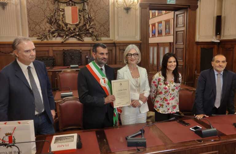 Bari premia Luisa Torsi: «Emozionata e onorata del riconoscimento della mia città»