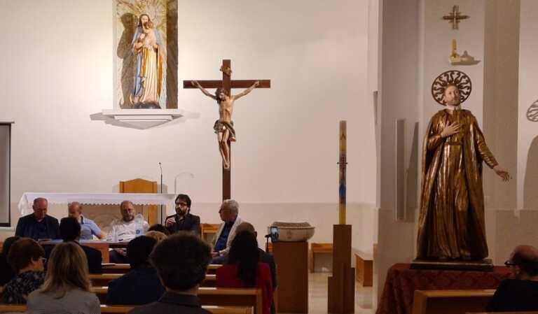 Bitonto, torna all’antico splendore la scultura seicentesca di San Filippo Neri: sarà esposta nel Museo diocesano – VIDEO