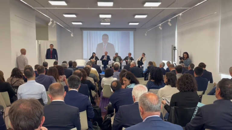 Galleria foto 'Gestione dei rifiuti, 13,5 mld di fatturato e 100 mila occupati' - foto 1